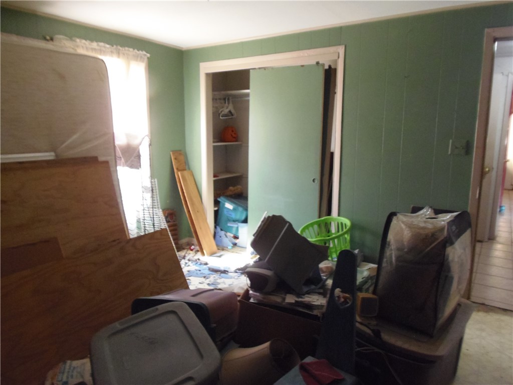 916 Marriott Drive Portland, TX 78374 - Photo 10 of 24 a living room with furniture and a potted plant