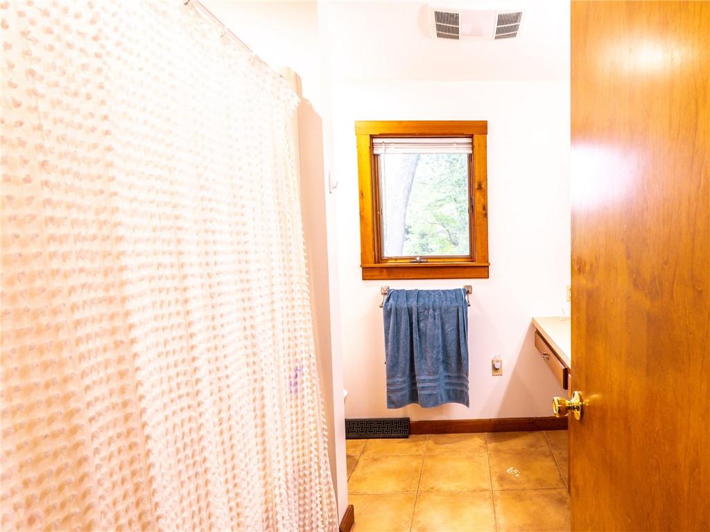 175 Powell Road Butler, PA 16002 - Photo 26 of 50 Master Bathroom