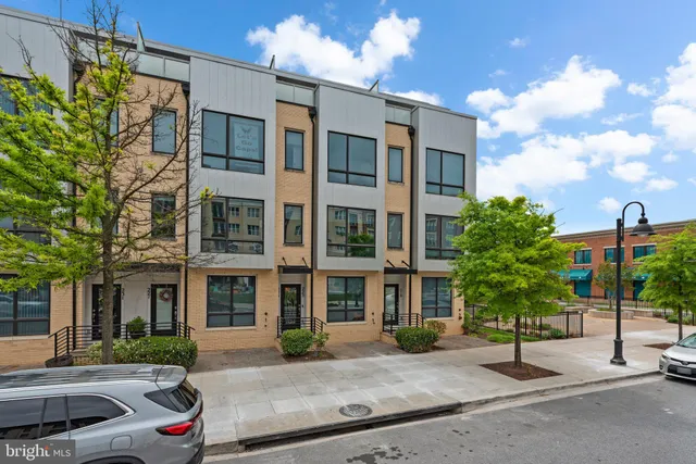 $849,500 | 223 Crown Park Avenue, Gaithersburg, MD 20878