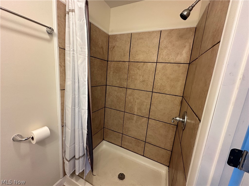 119 Shields Road, Unit 3 Youngstown, OH 44512 - Photo 6 of 12 Full bath with a shower stall