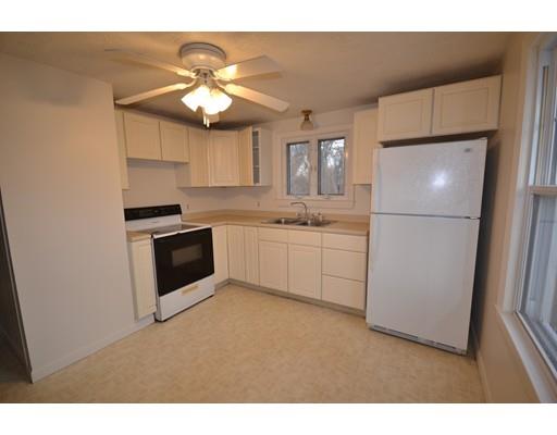 39 Holy Cross Street Springfield, MA 01104 - Photo 8 of 13