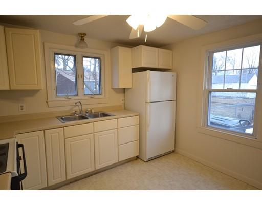 39 Holy Cross Street Springfield, MA 01104 - Photo 9 of 13