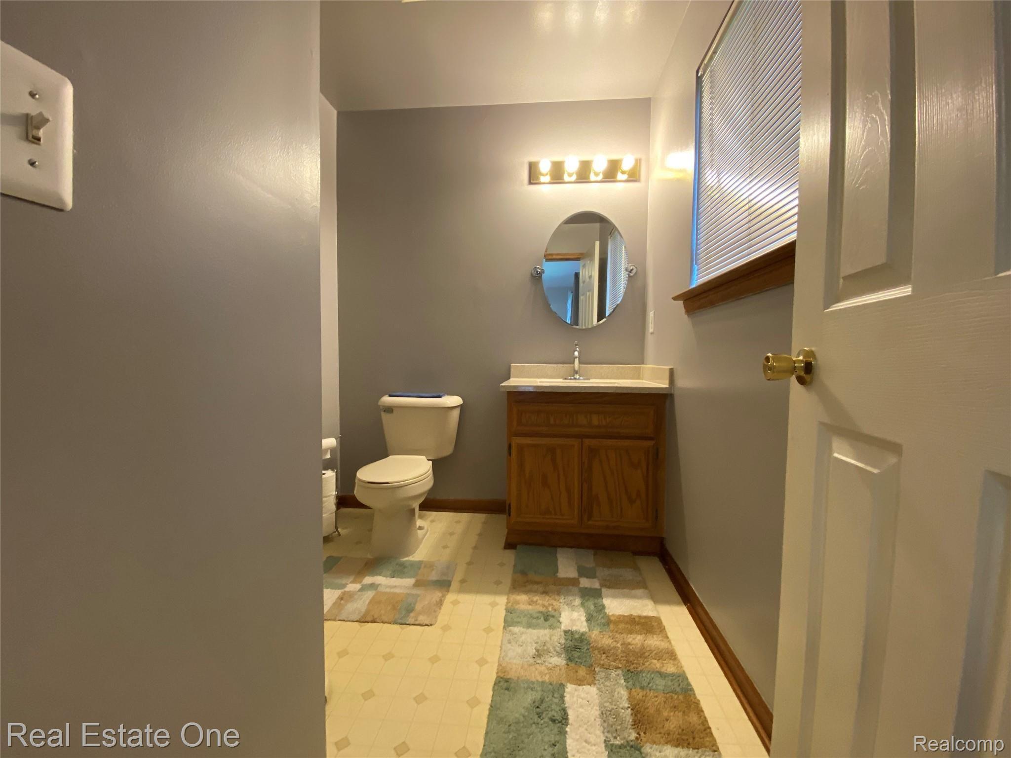5037 East 11 Mile Road Warren, MI 48092 - Photo 19 of 34 IMG-9871.jpg