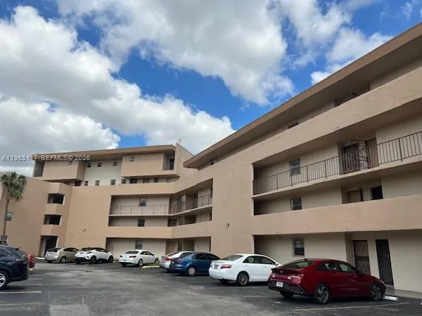 $2,500 | 8897 Fontainebleau Boulevard, Unit 303, Miami, FL 33172