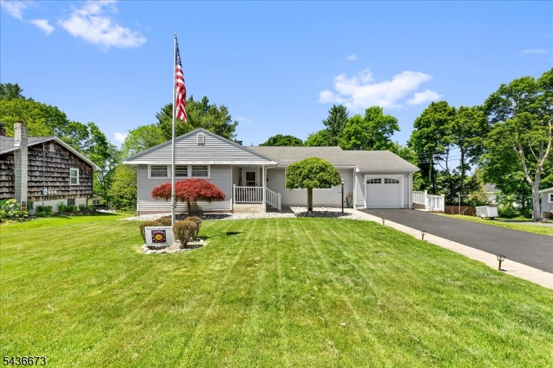 62 New Street Hampton, NJ 08827 - Photo 2 of 29
