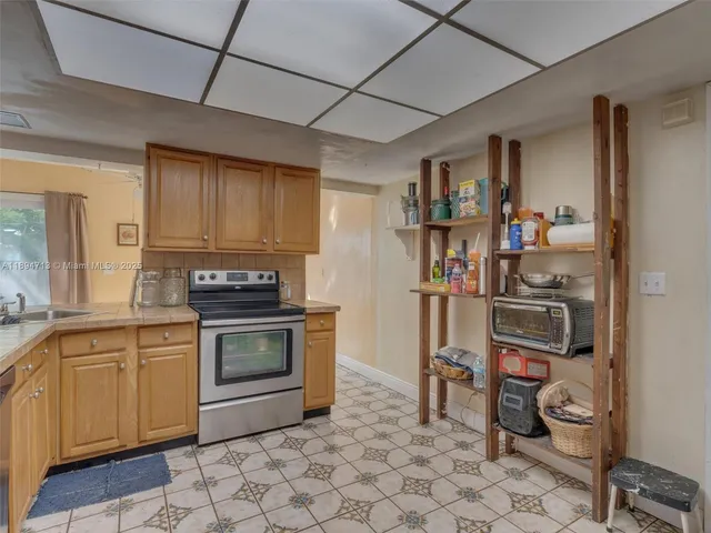 $469,999 | 4233 Northwest 38th Avenue, Lauderdale Lakes, FL 33309