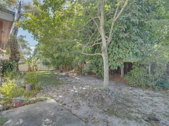 $469,999 | 4233 Northwest 38th Avenue, Lauderdale Lakes, FL 33309