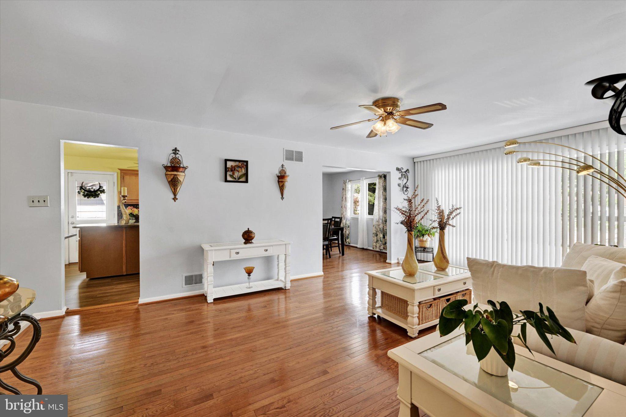 9704 Eustice Road Randallstown, MD 21133 - Photo 6 of 43 Bright and inviting living space.