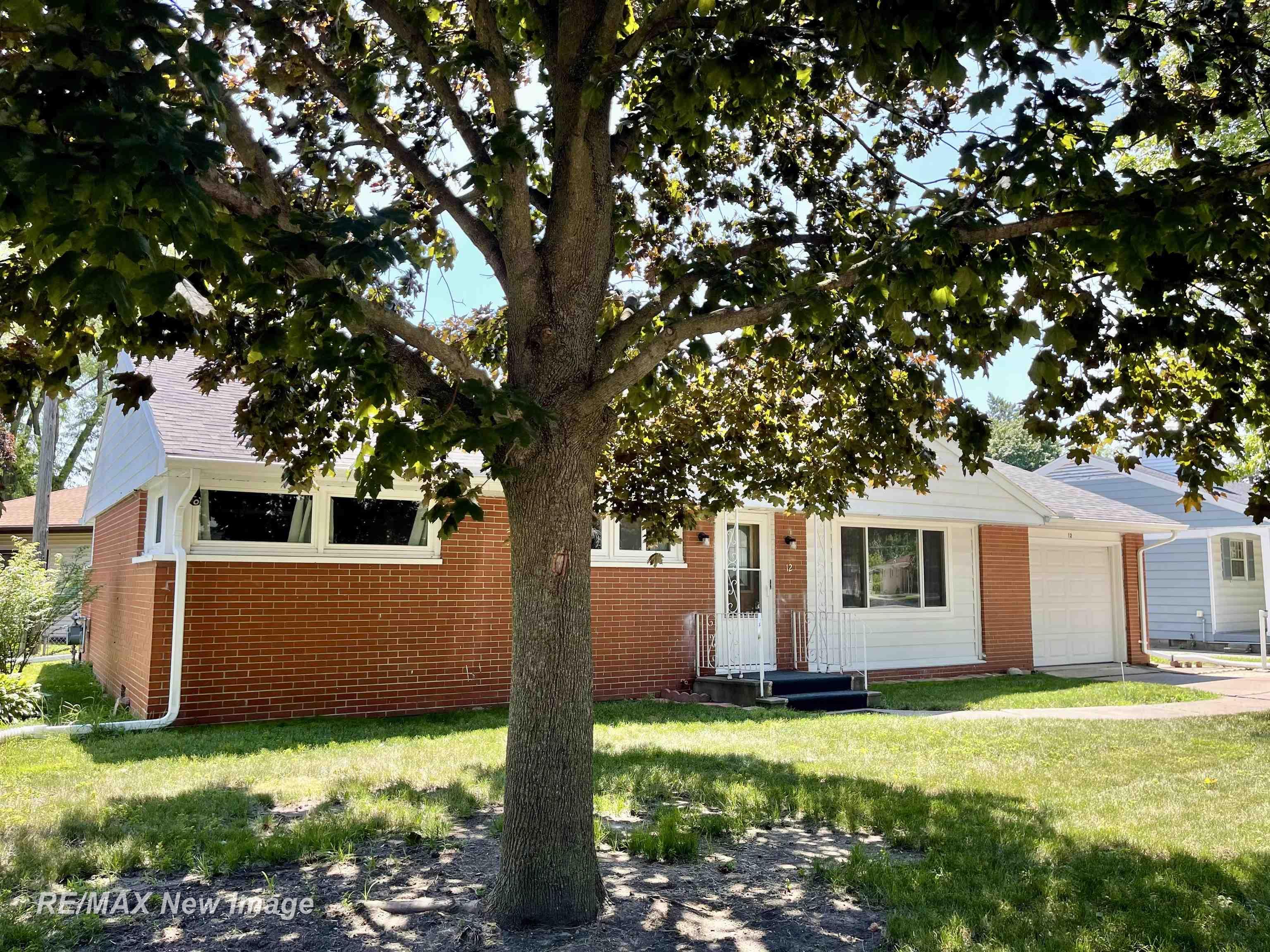 12 Ruggles Road Saginaw, MI 48602 - Photo 2 of 27