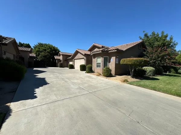 $1,750 | 4713 West Clinton Avenue, Unit 101, Fresno, CA 93722