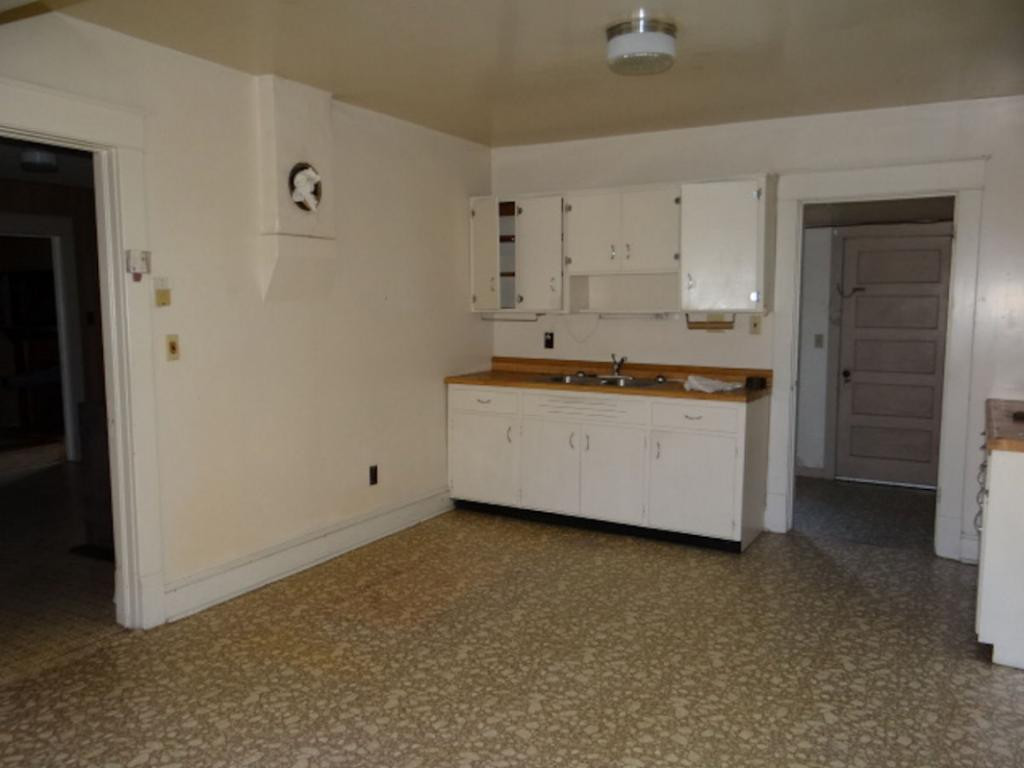 28536 Poor Valley Road Saltville, VA 24370 - Photo 4 of 16 Photo 4