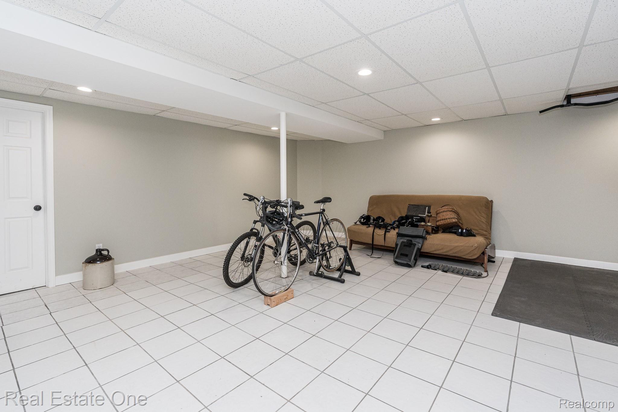 1372 Pembroke Drive Rochester, MI 48307 - Photo 29 of 40 basement
