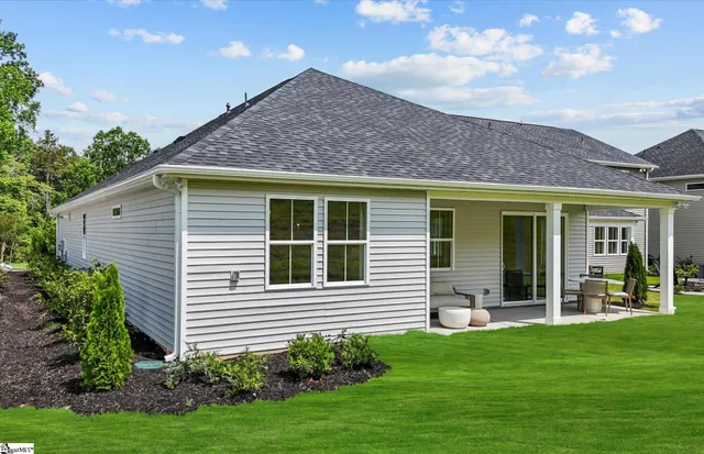 $391,030 | 821 South Sweetwater Hills Drive, Moore, SC 29369