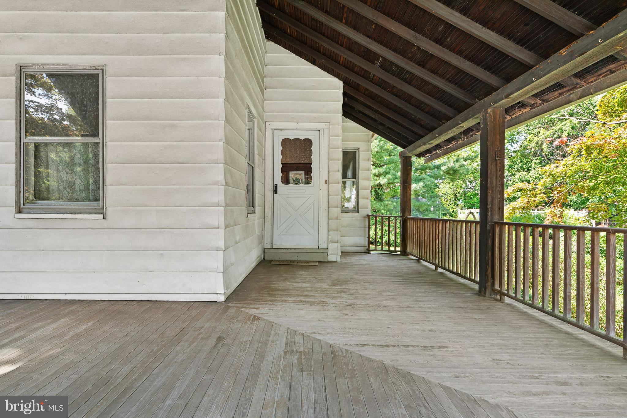 21 Linden Avenue Rutledge, PA 19070 - Photo 2 of 41 Wrap-around front porch
