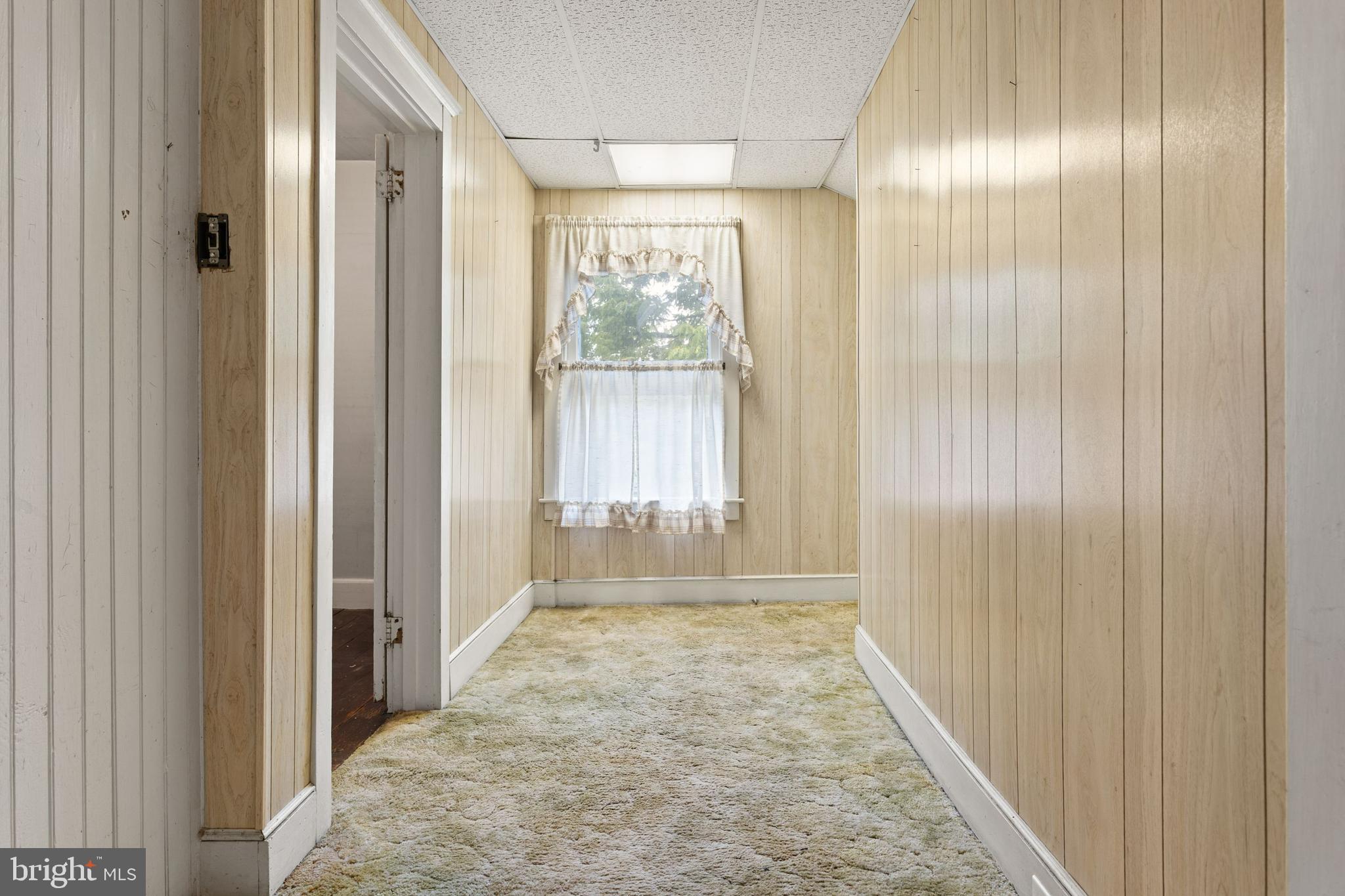 21 Linden Avenue Rutledge, PA 19070 - Photo 21 of 41 Second floor hallway