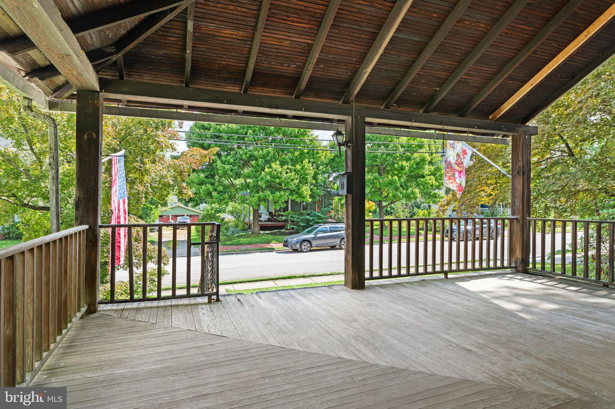 21 Linden Avenue Rutledge, PA 19070 - Photo 3 of 41 Front porch facing street