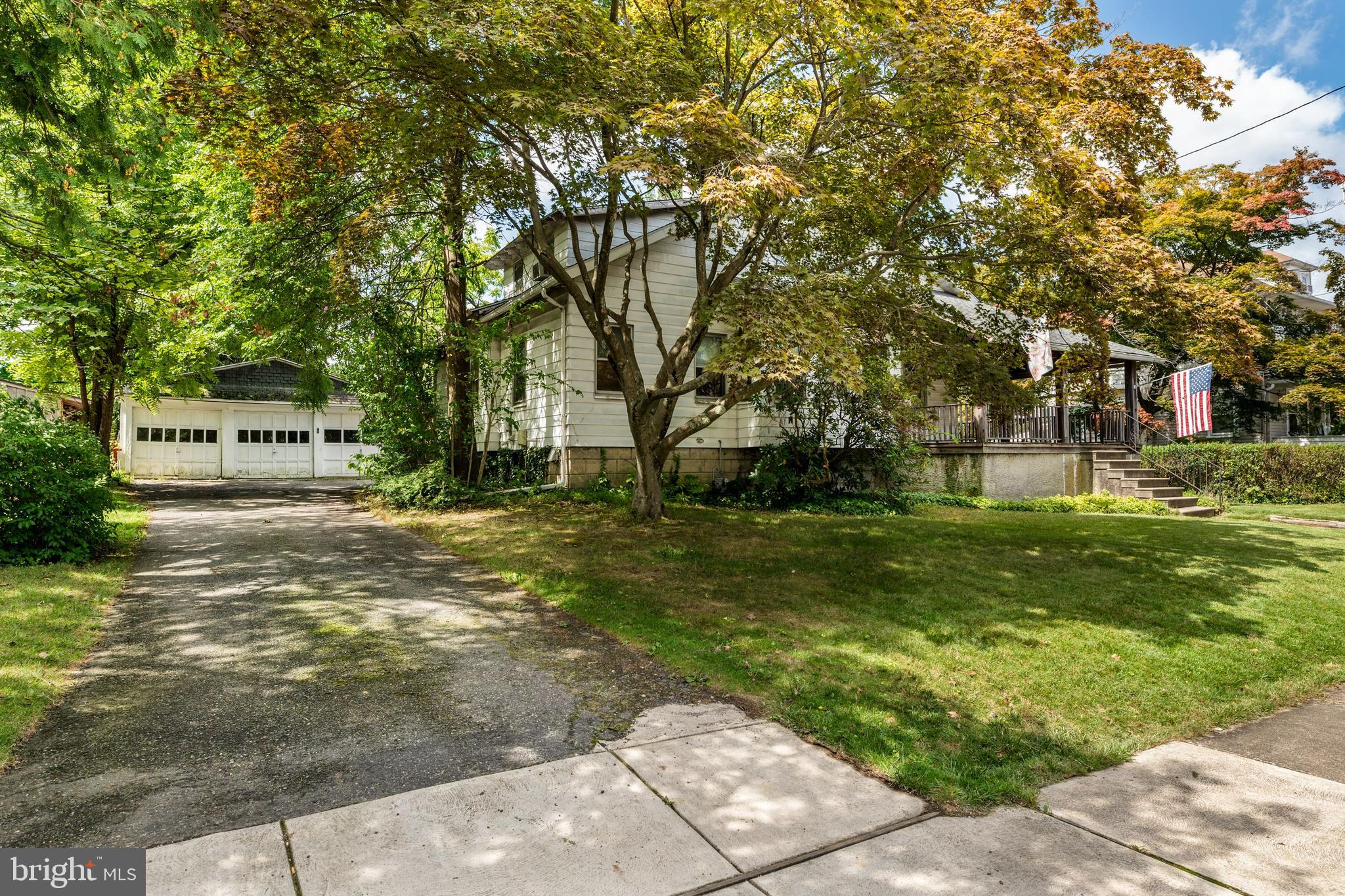 21 Linden Avenue Rutledge, PA 19070 - Photo 35 of 41 Driveway access to 3-car garage