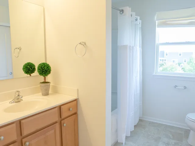 $3,800 | 2667 Retreat Circle, Lisle, IL 60532