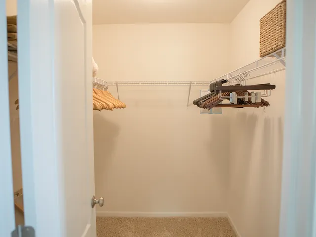 $3,800 | 2667 Retreat Circle, Lisle, IL 60532