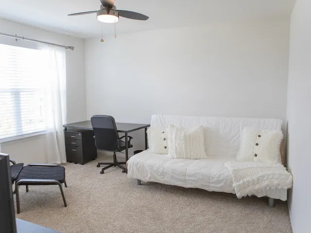 $3,800 | 2667 Retreat Circle, Lisle, IL 60532