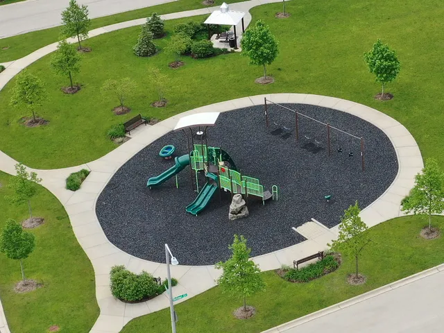 $3,800 | 2667 Retreat Circle, Lisle, IL 60532