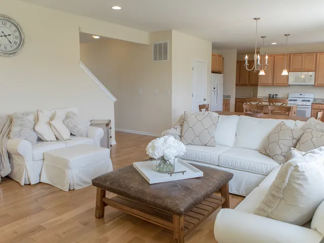 $3,800 | 2667 Retreat Circle, Lisle, IL 60532