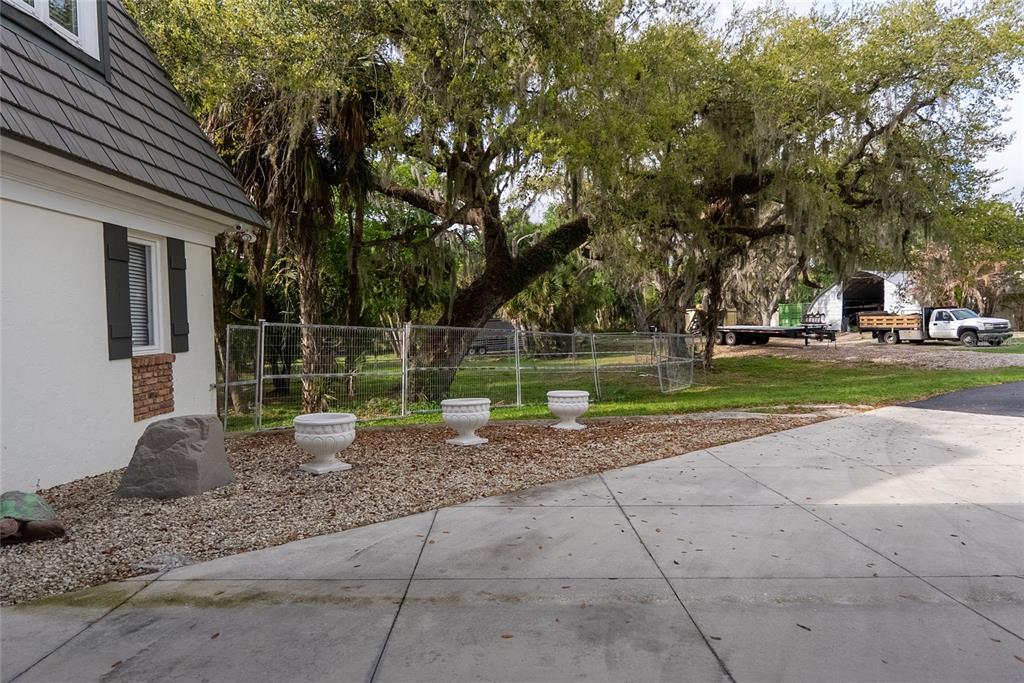 4610 Hidden River Road Sarasota, FL 34240 - Photo 15 of 96