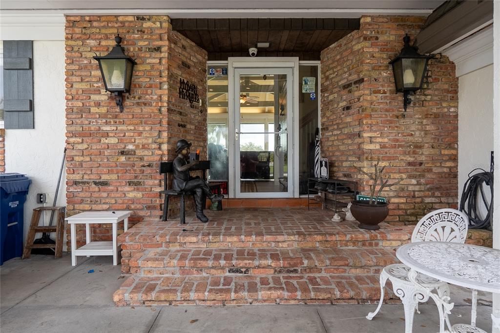 4610 Hidden River Road Sarasota, FL 34240 - Photo 16 of 96