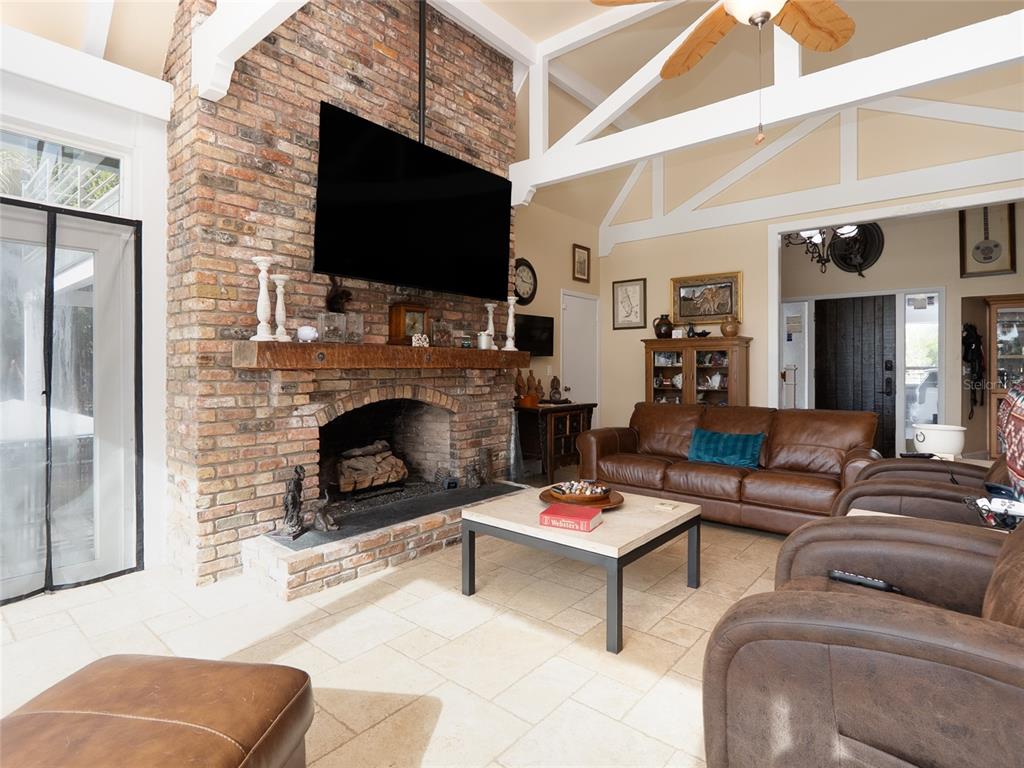 4610 Hidden River Road Sarasota, FL 34240 - Photo 22 of 96