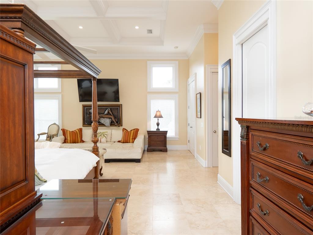 4610 Hidden River Road Sarasota, FL 34240 - Photo 31 of 96