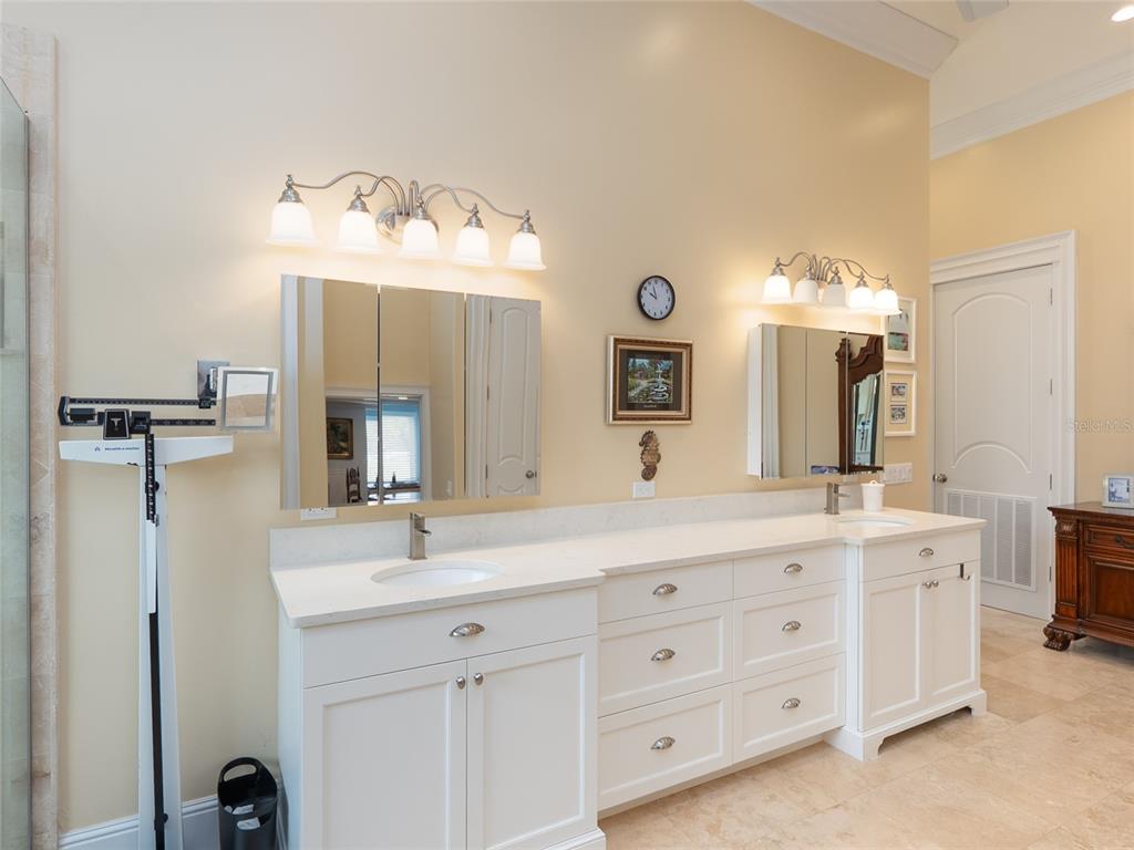 4610 Hidden River Road Sarasota, FL 34240 - Photo 38 of 96