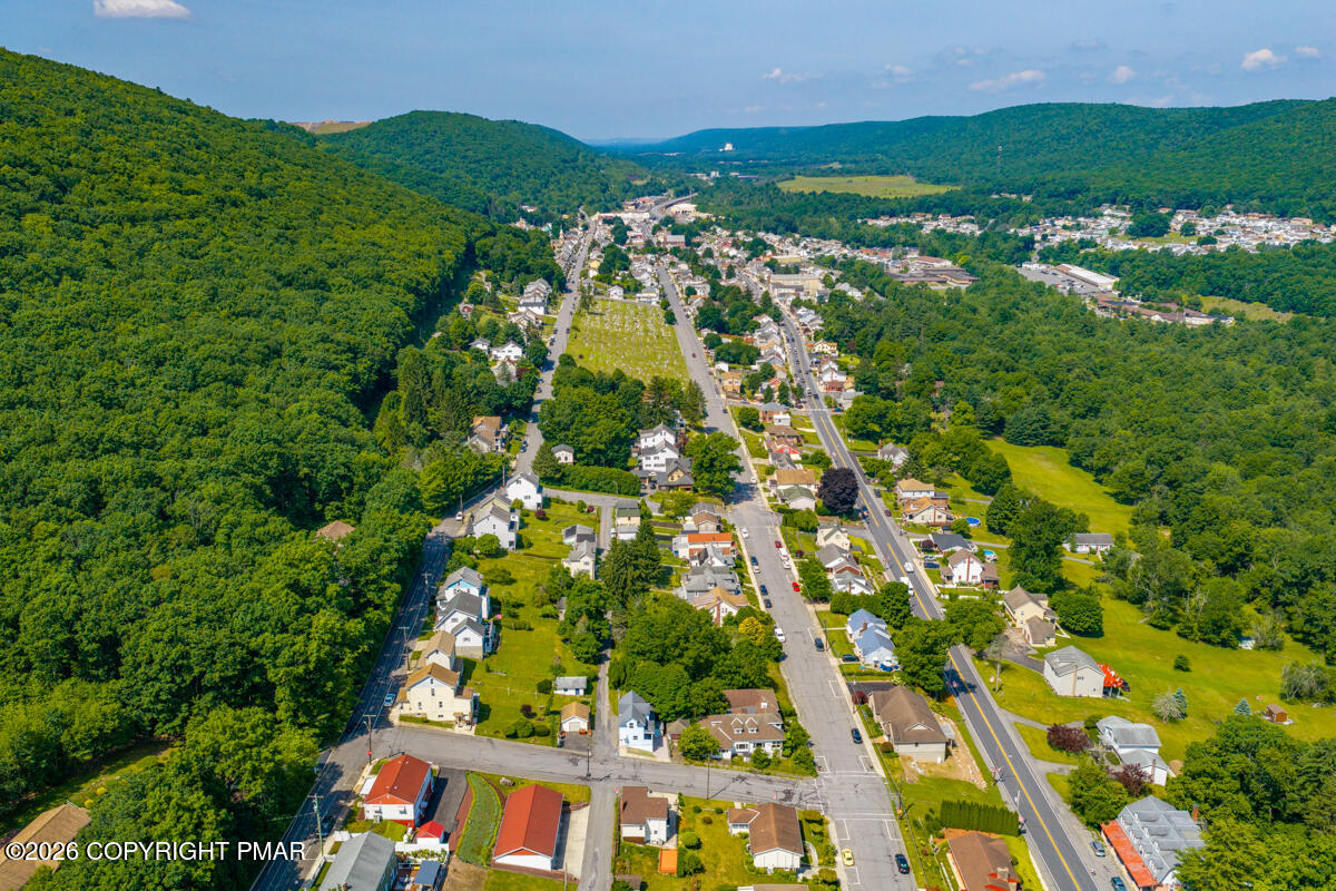116 Spruce Street Nesquehoning, PA 18240 - Photo 4 of 30 13_116 spruce street-006