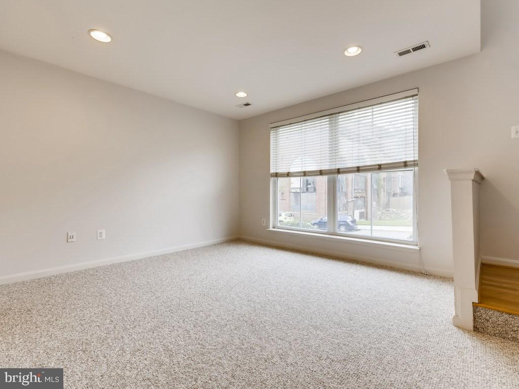 2066 Clipper Park Road Baltimore, MD 21211 - Photo 3 of 35