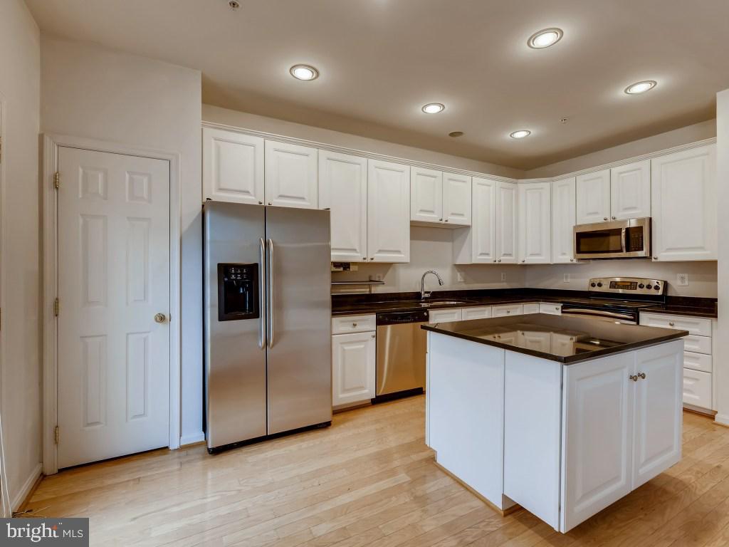 2066 Clipper Park Road Baltimore, MD 21211 - Photo 8 of 35