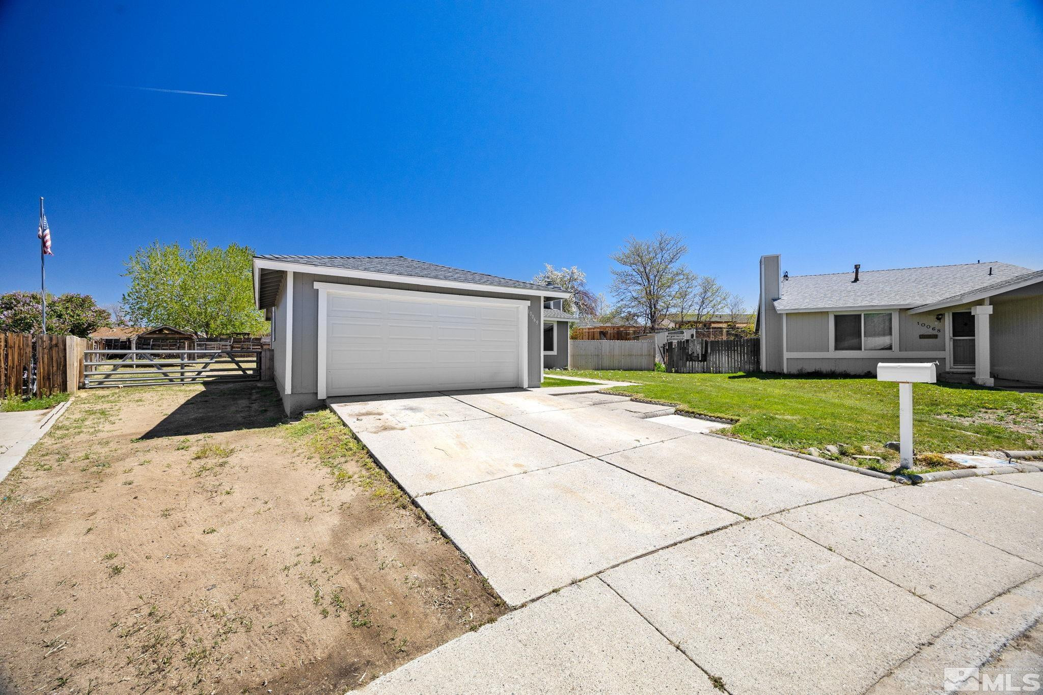 10069 Basalt Court Reno, NV 89506 - Photo 3 of 30