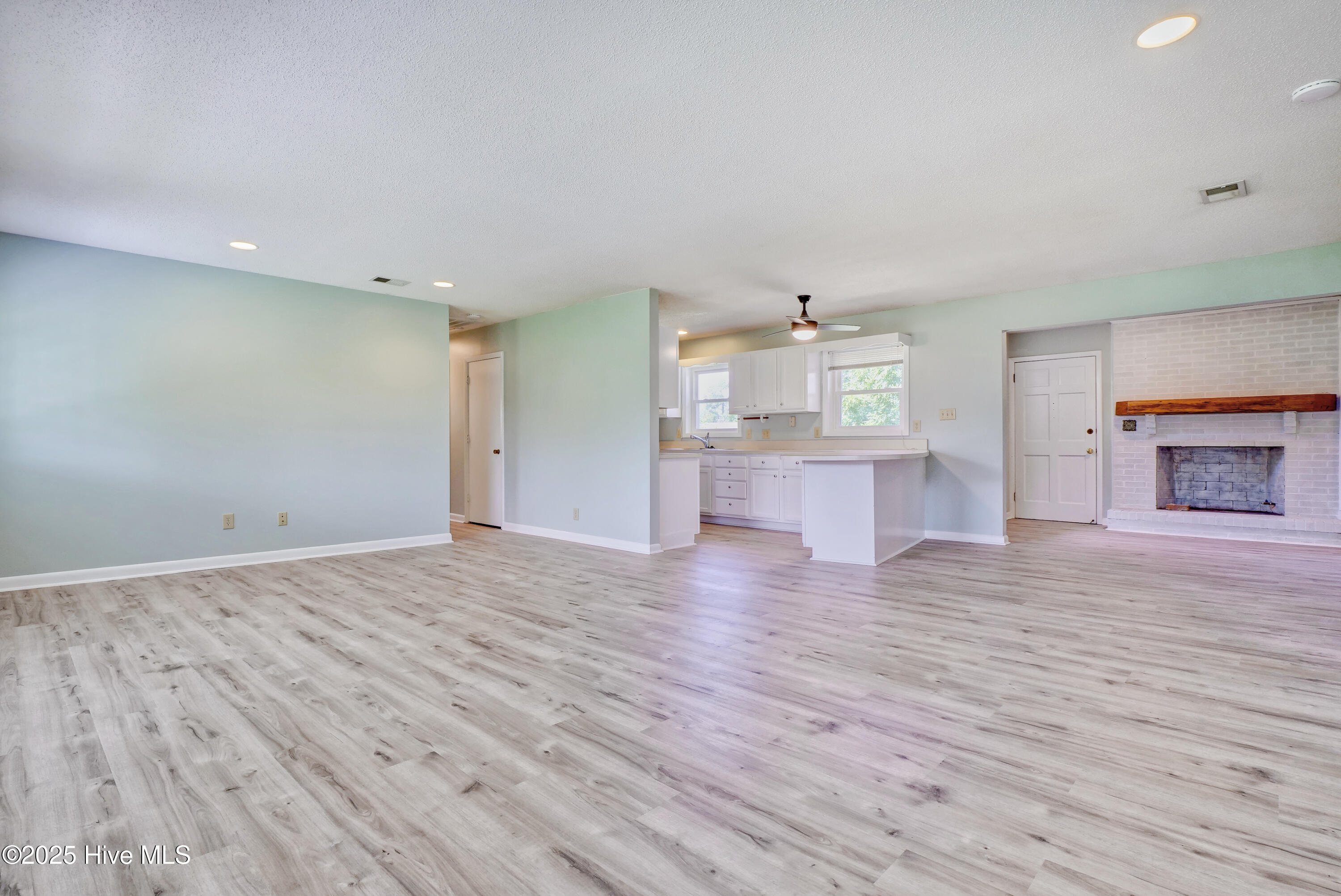665 Hughes Road Hampstead, NC 28443 - Photo 7 of 40