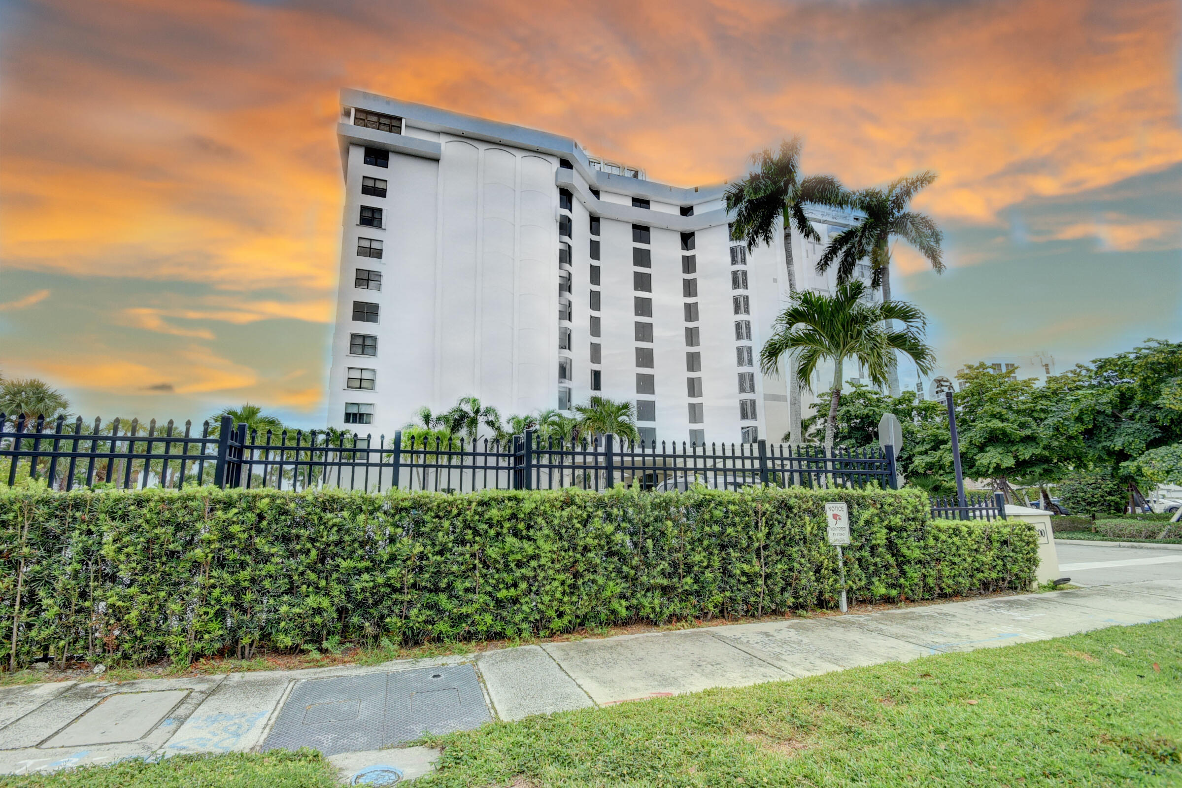 3800 Washington Road, Unit 211 West Palm Beach, FL 33405 - Photo 2 of 37 Sunsent - 04_apartment (4)