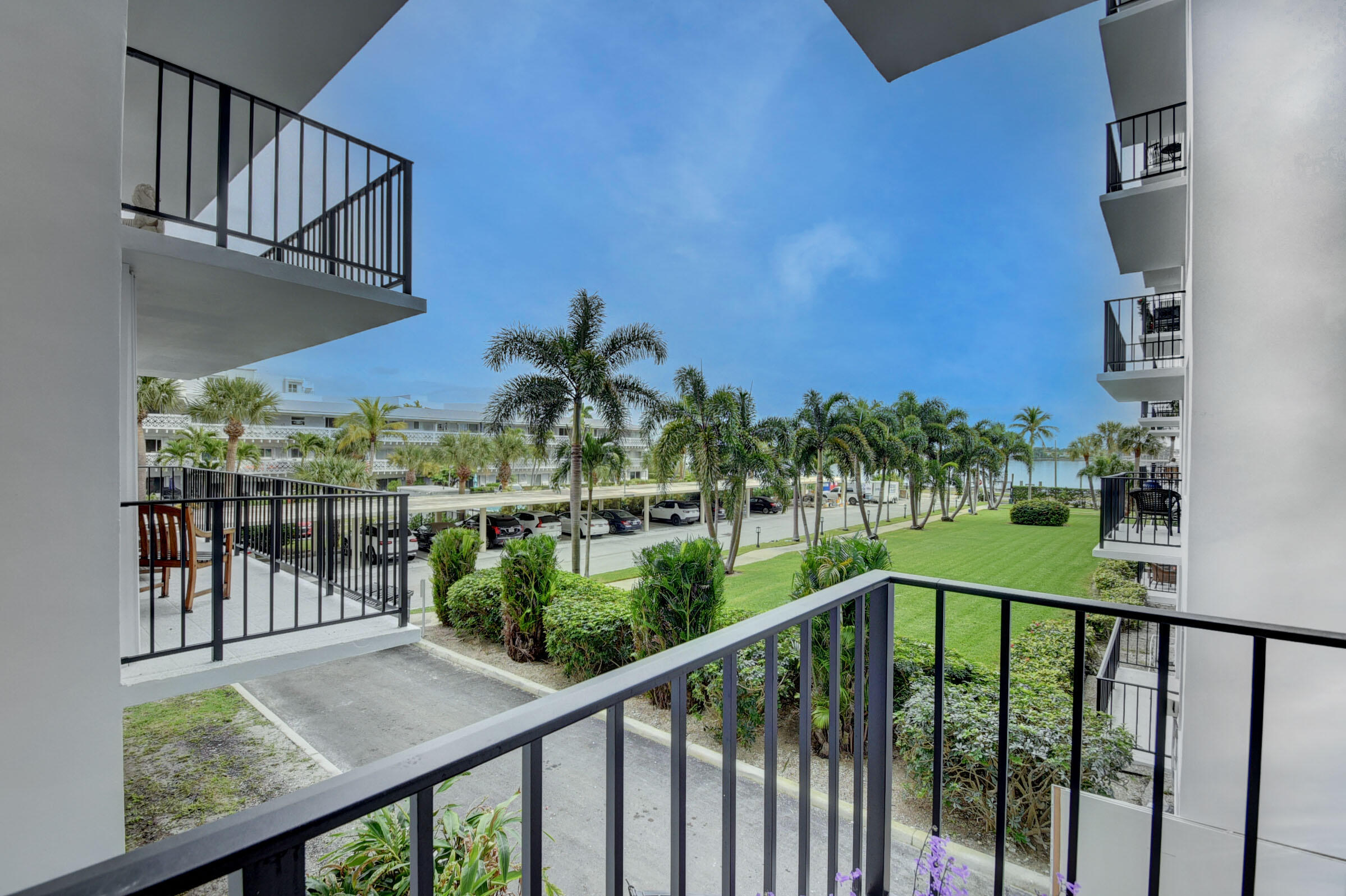 3800 Washington Road, Unit 211 West Palm Beach, FL 33405 - Photo 33 of 37 28_apartment (28)