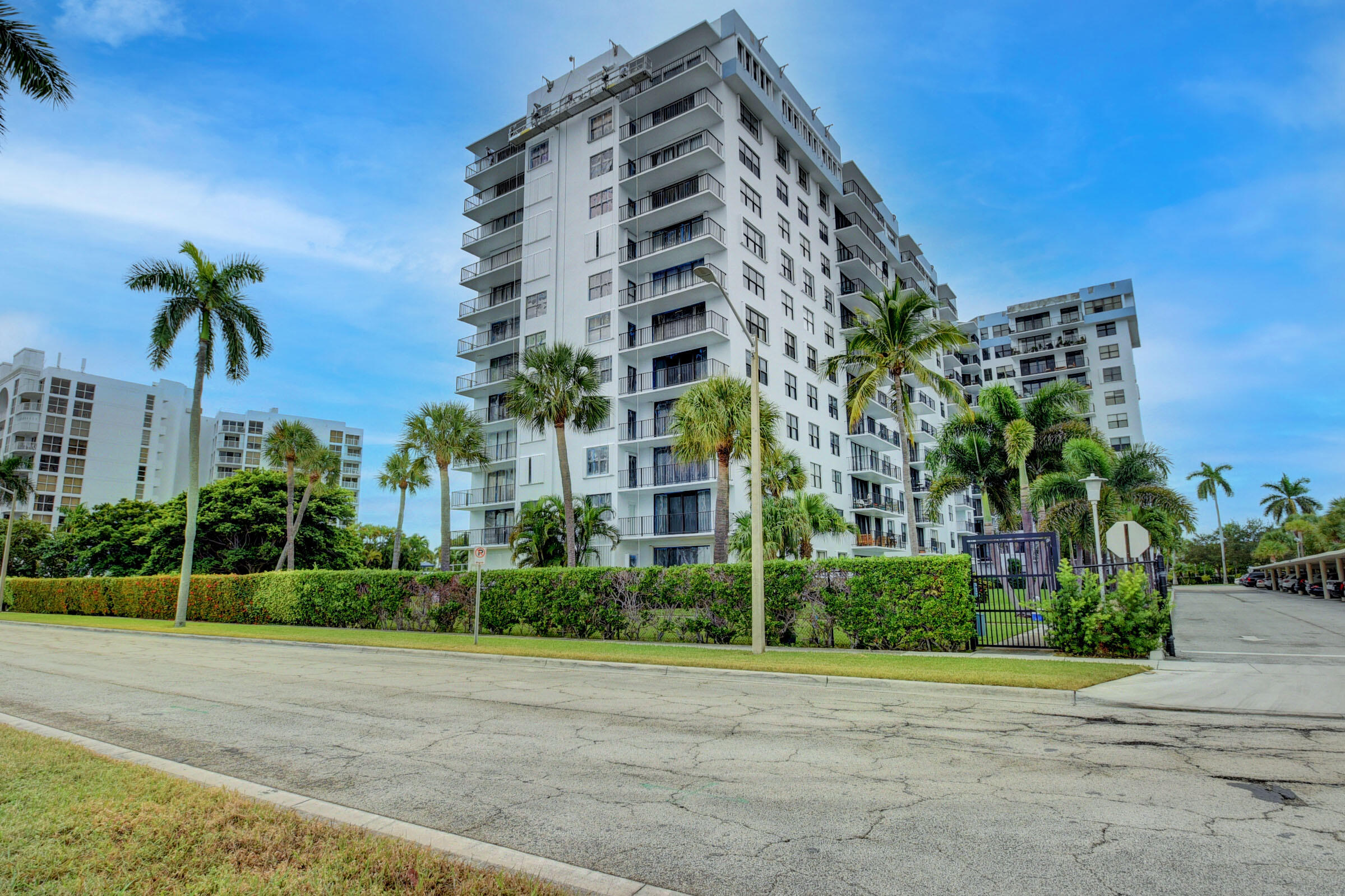 3800 Washington Road, Unit 211 West Palm Beach, FL 33405 - Photo 7 of 37 31_apartment (31)