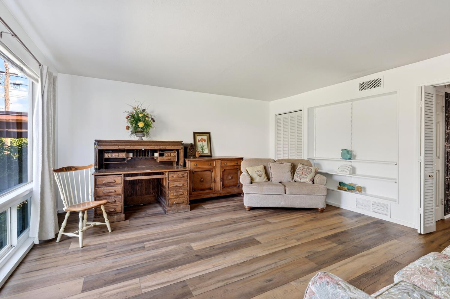1072 Los Gamos Road, Unit E San Rafael, CA 94903 - Photo 6 of 27 Gallery Image 6