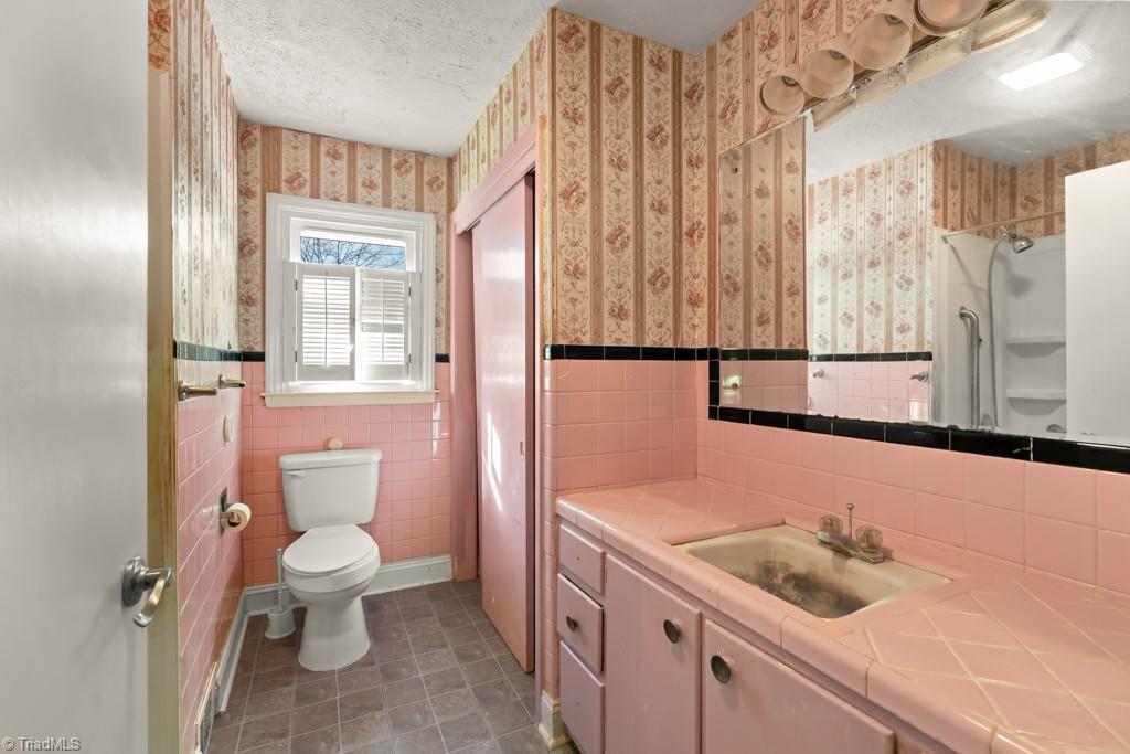 118 Ridgeway Road Thomasville, NC 27360 - Photo 21 of 28 Gallery Image 21