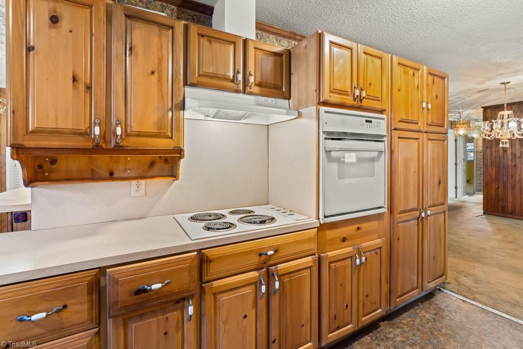 118 Ridgeway Road Thomasville, NC 27360 - Photo 10 of 28 Gallery Image 10