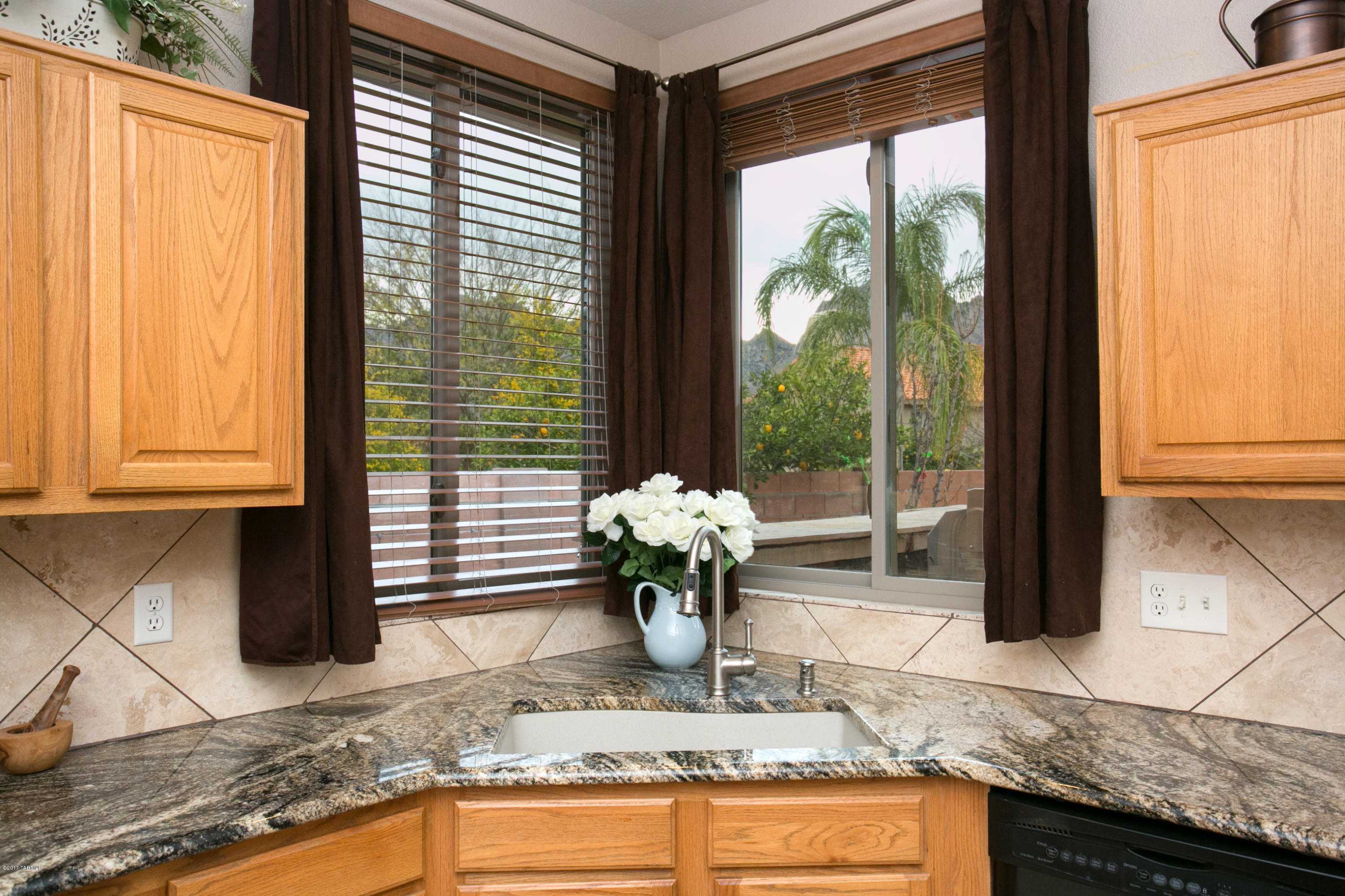 621 West Paseo Rio Grande Tucson, AZ 85737 - Photo 6 of 35