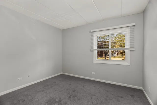 $2,000 | 2310 Woodbridge Way, Lombard, IL 60148