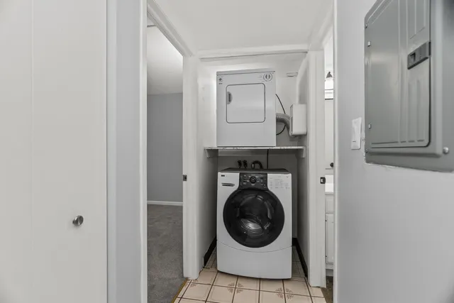 $2,000 | 2310 Woodbridge Way, Lombard, IL 60148