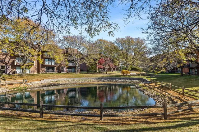 $2,000 | 2310 Woodbridge Way, Lombard, IL 60148