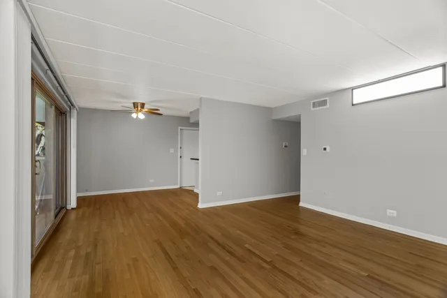 $2,000 | 2310 Woodbridge Way, Lombard, IL 60148