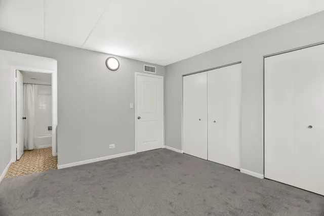 $2,000 | 2310 Woodbridge Way, Lombard, IL 60148