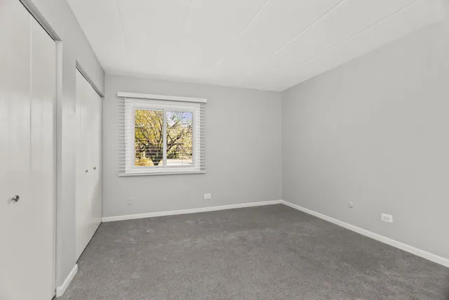 $2,000 | 2310 Woodbridge Way, Lombard, IL 60148