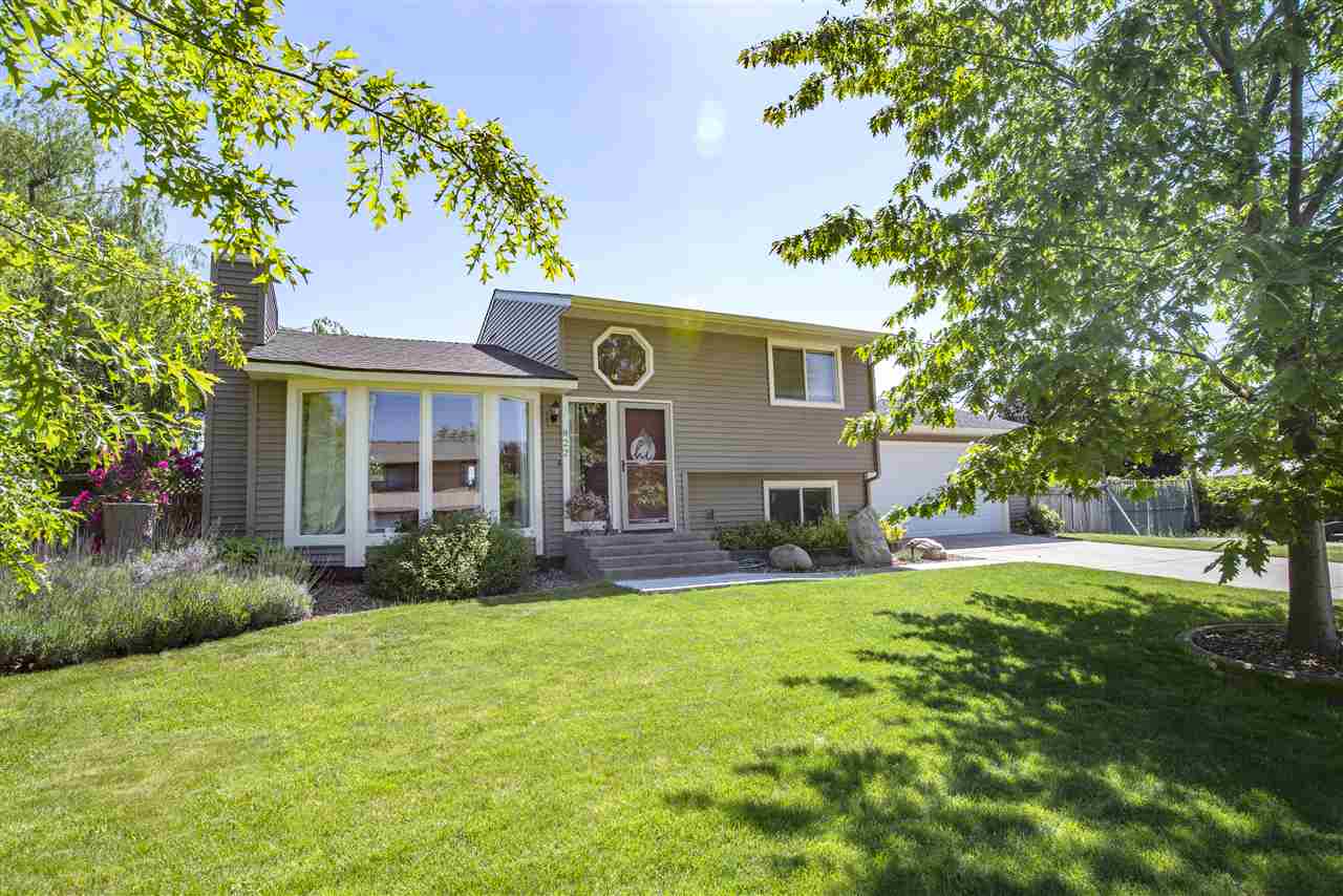 822 North Burns Road Spokane Valley, WA 99216 - Photo 1 of 20